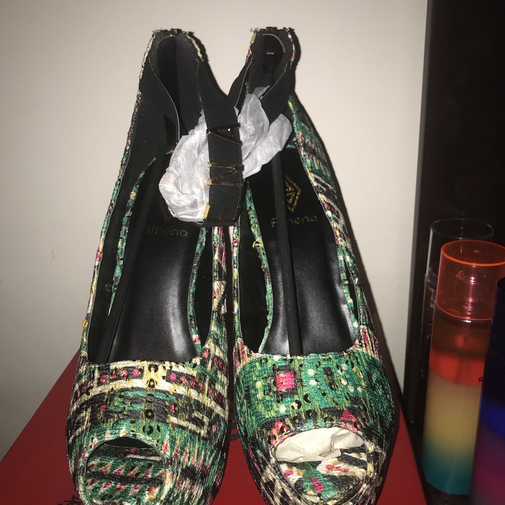 Platform Heels - Picture 4 of 4